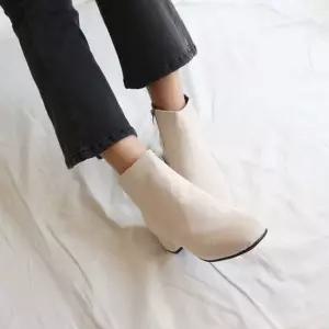겨울부츠부추신발 편한 캐주얼 앵글 부츠 245 발목 구두 데이트룩 코디 결혼식하객구두