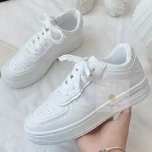 굿데이 남녀공용 스니커즈 흰색 학생 운동화 초등학생 중학생 고등학생 직장인 어린이 청소년 신발 가벼운