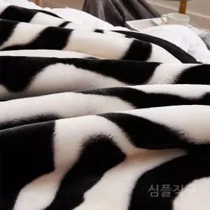 옛날밍크담요 두꺼운 옛날이불 극세사담요 벨벳 따뜻한 할머니 차박 블랭킷 겨울담요 감성