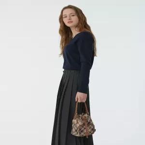 닥스 액세서리 여성 [스테디셀러] 브라운 체크 패턴 드로우스트링백  (WCBA4F689W2)