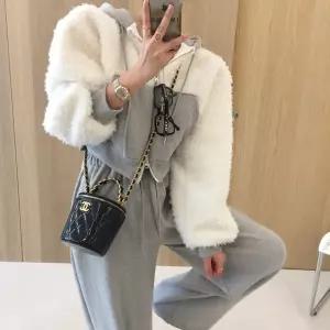 따수미 뽀글이 양털 양기모 크롭 후드집업 밴딩 와이드 조거팬츠 겨울 투피스세트 (2color)