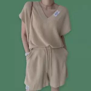 투피스 셋업 나시 여름 니트 베이지 반바지 여성 세트 (WFK92SF)