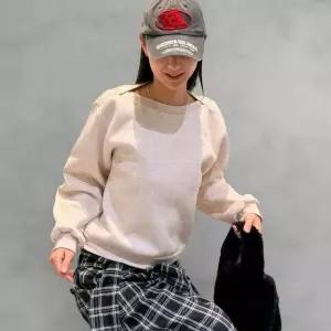 [하프클럽/옷자락]여성 기모 박시 보트넥 맨투맨 무지 코튼 겨울