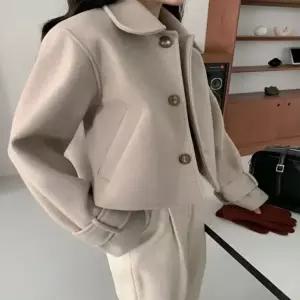 고퀄 카라넥 숏코트 여성의류 겨울 가을 여름옷 2컬러 기모 싱글 봄옷