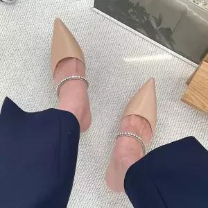 [하프클럽/]직장인 출근 오피스 스틸레토 뮬 스트랩 구두 하이힐