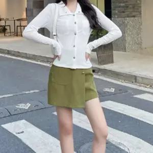 [하프클럽/]여성 화이트 차콜 봄가을 캐주얼 치마 단추 남방셔츠