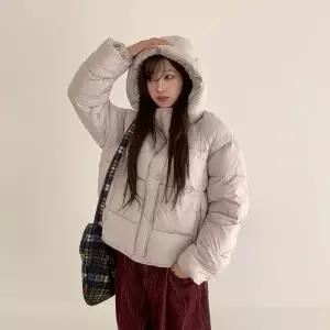 [다잇템] 여성 웰론 짧은 클래식 후디 패딩 빅사이즈 점퍼_24047615_588872