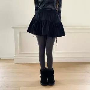 [하프클럽/옷자락]여성용 겨울 따뜻한 프릴 디자인 플레어 미니 스커트