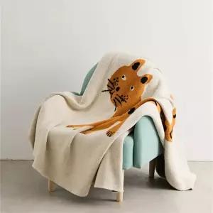 얇은 이불 담요 극세사 표범 겨울 에어컨 후드 쿨 입는 동물 낮잠 캠핑 군