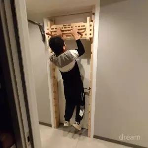 문틀원목철봉 필라테스 턱걸이 홈트레이닝 실내(1)