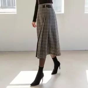 [시크라인] 쿨라 볼드 벨트 스커트