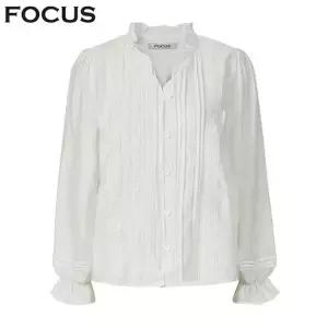 [포커스] 프릴 넥 핀턱 레이스 블라우스_VF6S1BL5081