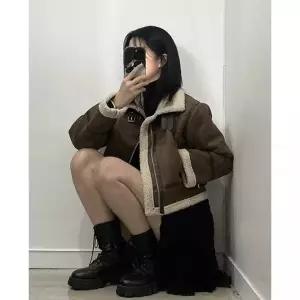 양털 안감 스웨이드 무스탕 자켓 [2color 버클 하이넥 크롭 여성 퍼 뽀글이 숏 여자 블랙 브라운 아우터]