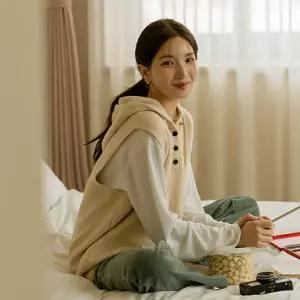 제드 후드버튼 루즈핏 니트조끼