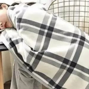 담요 무릎 극세사 블랭킷 망토 포근한 수면 방한 겨울용 사무실 체크 학생 Tam3+4Zck