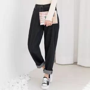 [블레오]블레오 여자 핀턱 오버핏 배기 청바지 (블랙) DM260108173