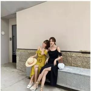 [오노마] ONM 플레어 어깨트임 원피스 플레어원피스 블랙 옐로우그 (S12077552)