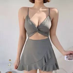 [하프클럽/]슬림핏 원피스 수영복 볼륨업 프릴스커트 패드내장