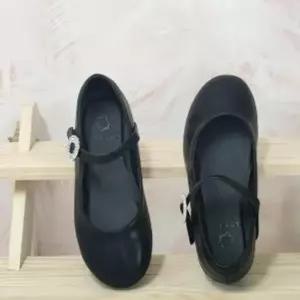 깔끔한 여아신발 블랙 큐빅 연주회구두 (190만 가능)