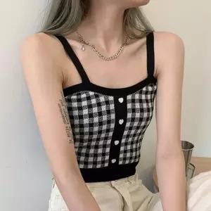 [라일리여성의류] Rly 하트단추 디자인 민소매티셔츠 나시 크롭 체크