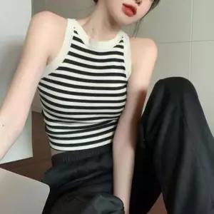 여자 크롭 스트라이프 트렌드 홀터넥 나시 데일리 민