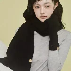 갤러리아 RECLOW 니트장갑 머플러 세트 블랙