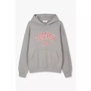 [갤러리아] 톰보이[25가을]레터링 오버핏 후드 티셔츠(9175322979)