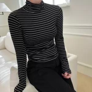 스트라이프 얇은폴라티 줄무늬 단가라 이너 목티