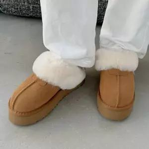 통굽 퍼안감 여성 슬리퍼 WFH9GV6