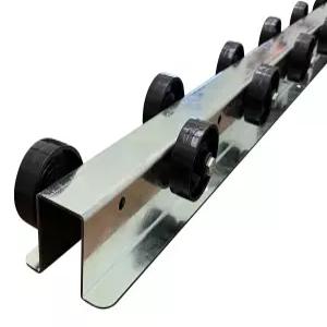 엇갈린 플라스틱 스케이트 휠이 장착된 아연 도금 컨베이어 흐름 레일 5 팔레트 및 카톤 중력 컨베이어를