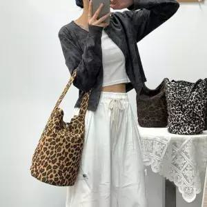 호피 원통 숄더백 패션 크로스백 핸드백 여성가방 백팩 학생 대 여성호피무늬숄더백