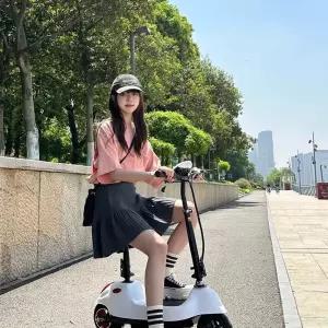 앉아서타는 전동 좌식 전기 퀵보드 접이식 성인용 킥보드