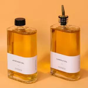 글리미비 다크 글래스 디스펜서 병 2팩 스테인리스 스틸 파우치 포함 올리브 오일 식초 간장 및 시럽용