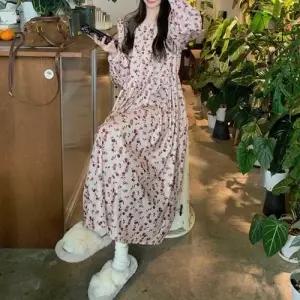 어깨 셔링 허리 스트링 코듀로이 플라워패턴 원피스 WE6B958