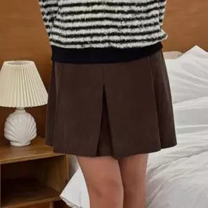 빅사이즈 601 일자선패턴주름반바지 DYPX029