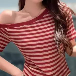 여성 슬림핏 스트라이프 오프숄더 반팔 크롭티셔츠