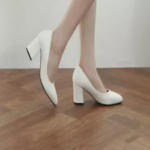 기본 심플 여자 뾰족코 키높이 미들힐 통굽-WFIYYL9