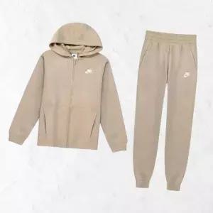 [나이키]NSW 클럽 플리스 후드집업 조거팬츠 세트 여성 트레이닝복세트 츄리닝 러닝복 카키 브라운 FD311
