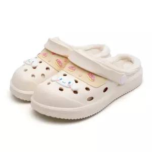 시나모롤 패치 방한샌들`