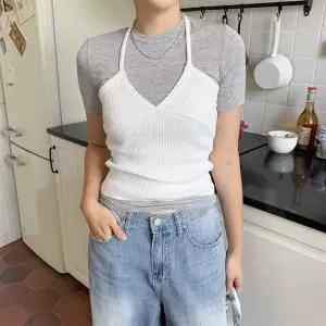 [1+1] 여자 레이어드 홀터넥 트임 골지 크롭 나시티