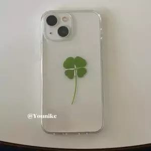 식 심플 네잎클로버 그린 페인팅 폰 케이스 아이폰 호환 17 16 15 프로 맥스 에어 14 13 11 Xr XsMax 미니
