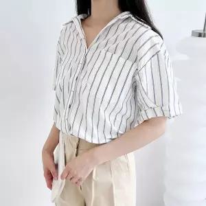 [하프클럽/]블루 스트라이프 패턴 싱글 빅포켓 여자 반팔 셔츠