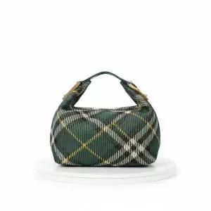 [버버리]Medium Peg Duffel Bag 8082047 미디엄 페그 더플 백 819123