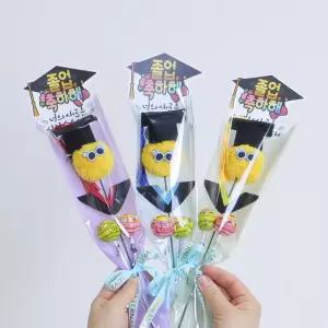 퐁퐁이 학사모 인형 한송이 꽃다발 졸업식 응원피켓