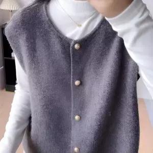 [라일리여성의류] Rly 데일리룩 도톰 울라이크 여성 금장 버튼 니트 조