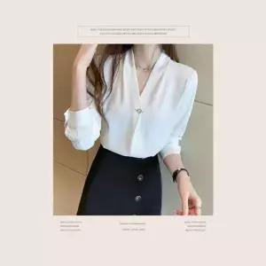 [하프클럽/셀러허브_여성트랜드패션]기본 브로치 쉬폰 블라우스 쉬폰블라