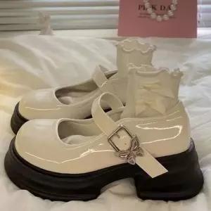 여성 에나멜 단화 리본 플랫슈즈 편한 로퍼 여성단화 통굽로퍼 플랫구두 플랫로퍼