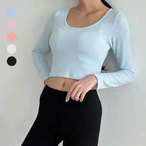 스타일 슬림 짧은 크롭 티셔츠 라운드넥 여성루즈핏니트 편안한 데이트코디 연말 데일리 일상복 행사 여행