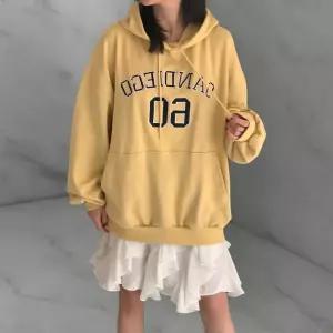 여성 루즈핏 박시 자수 포켓 노란색 후드 티셔츠