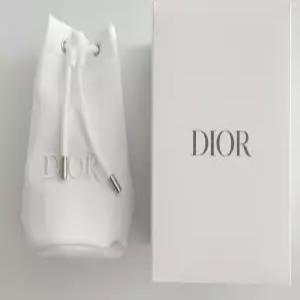 디올뷰티화이트자수파우치